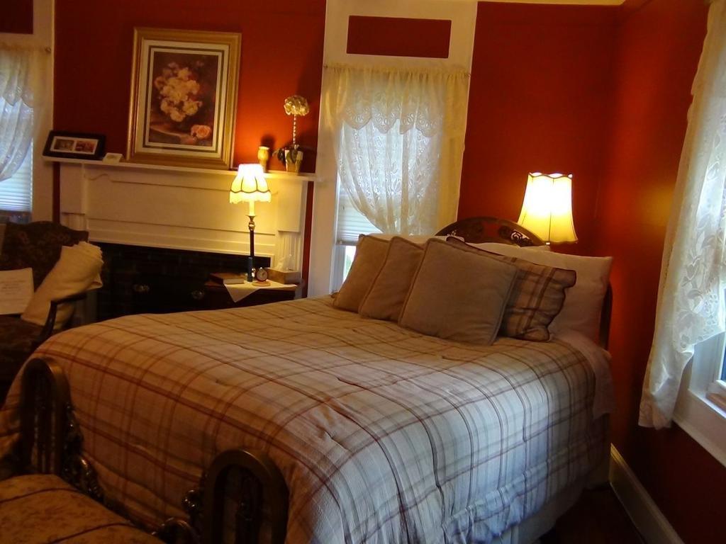 Buffalo Tavern Bed And Breakfast West Jefferson Cameră foto